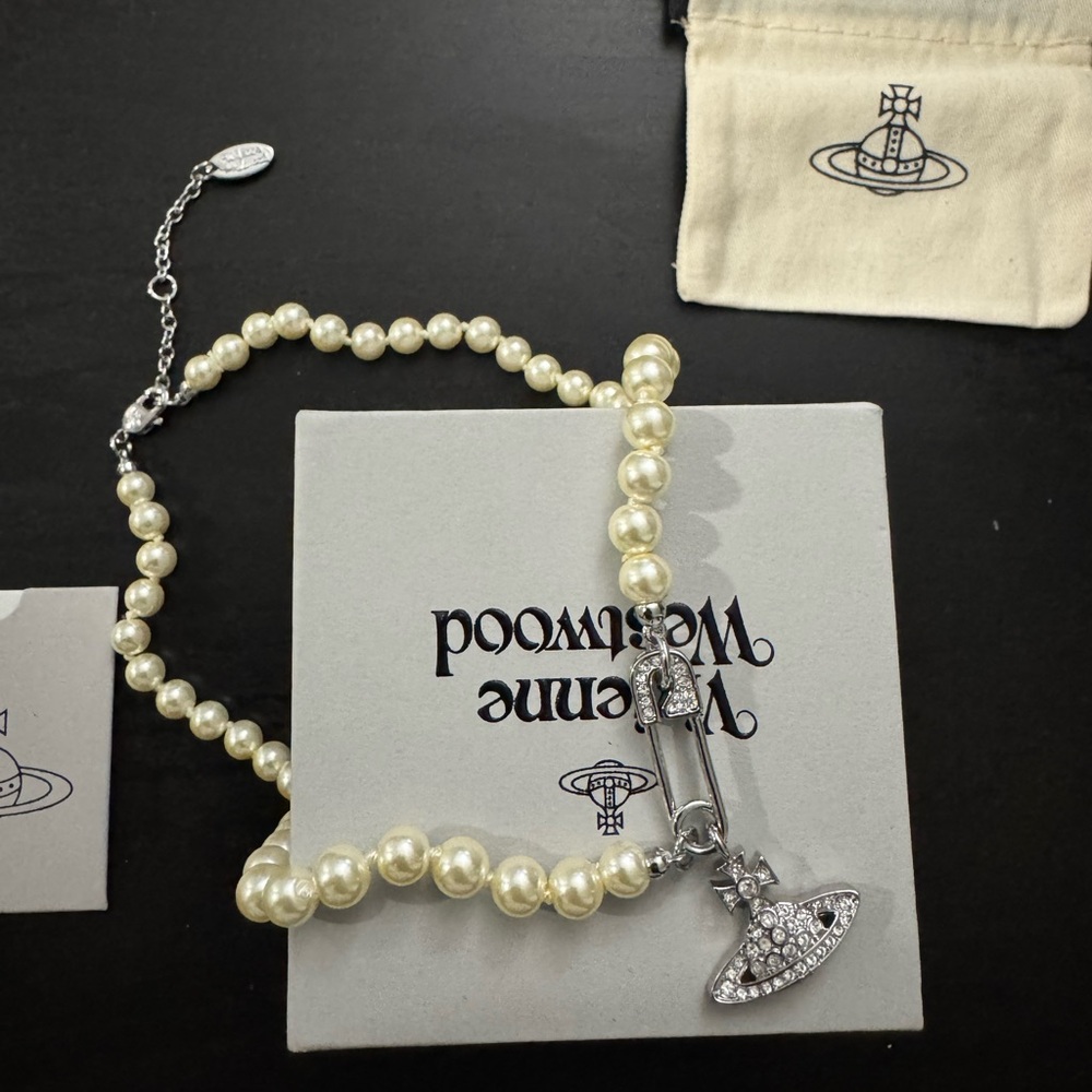 Vivienne Westwood Pearl Necklace Lucrece Pendant